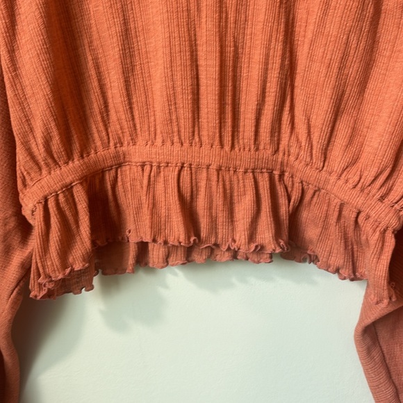 FREE PEOPLE BEACH Long Sleeve Cropped in Rust Orange Peasant Style Size XS - Picture 4 of 9